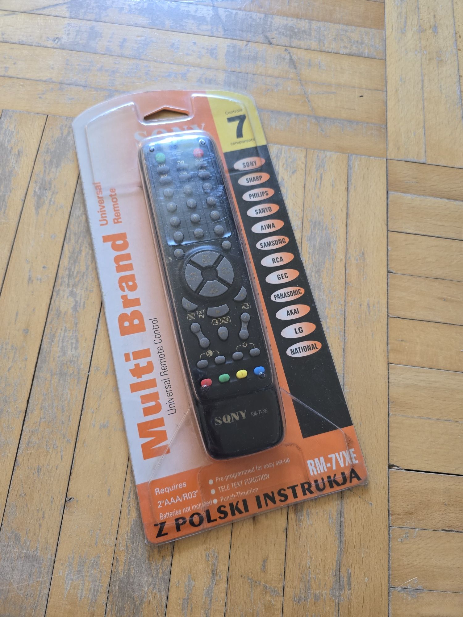 Pilot uniwersalny Sqni RM-7VXE prawie nowy do TV, wieży, VHS itd.
