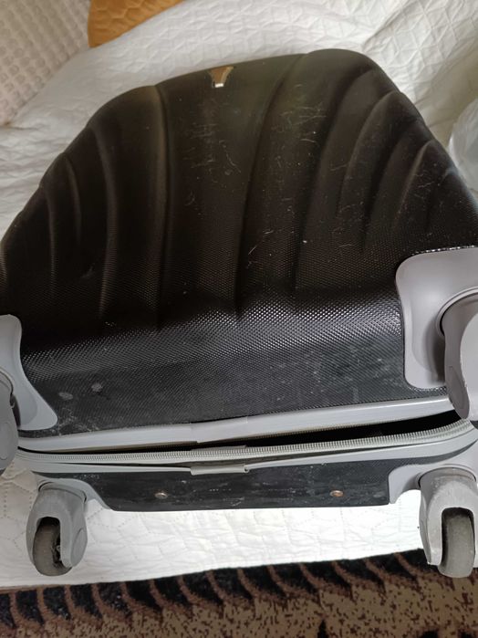 Walizka z kółkami - Wysokość 56 cm - stan dobry