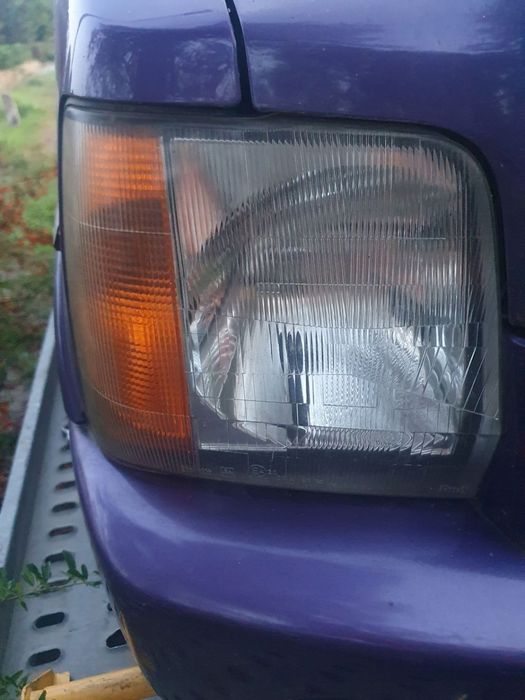 reflektor prawy przód Lampa prawa przednia SUZUKI WAGON R 2000r