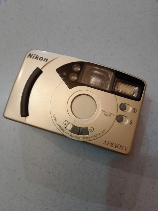 Nikon AF240Sv 28mm AF