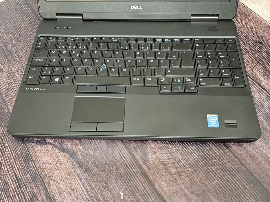 Dell Latitude E5540 (Core i3-4010U/8Gb/Intel HD 4600/SSD 256Gb/TN)
