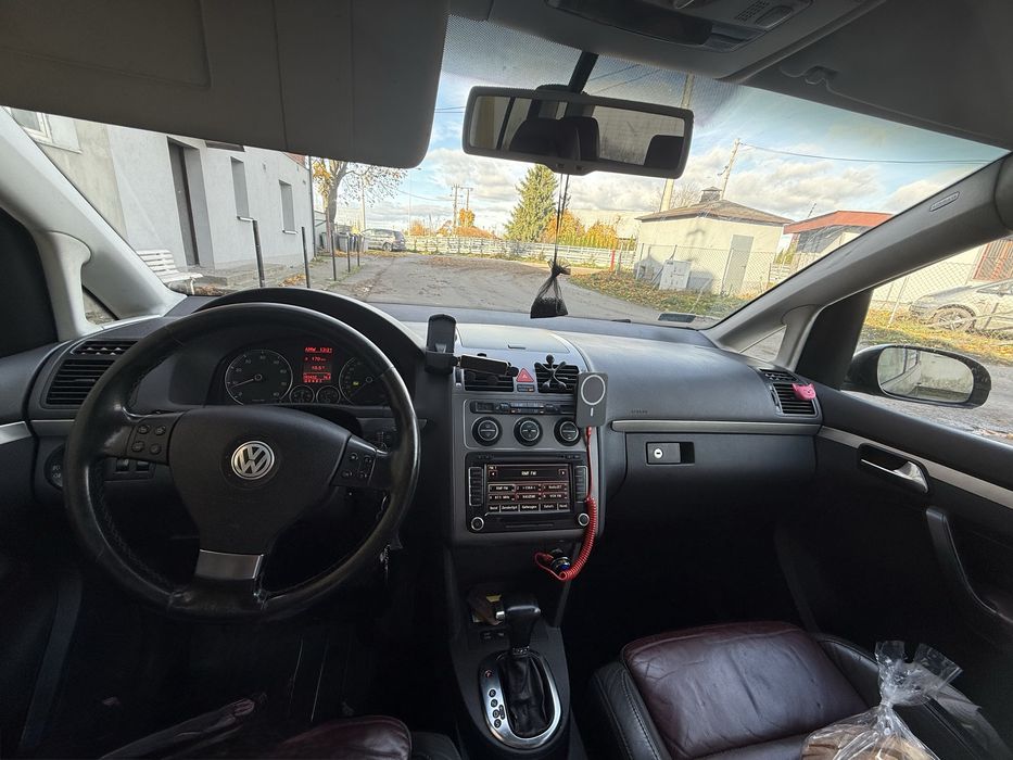Volkswagen Touran 2008 rok