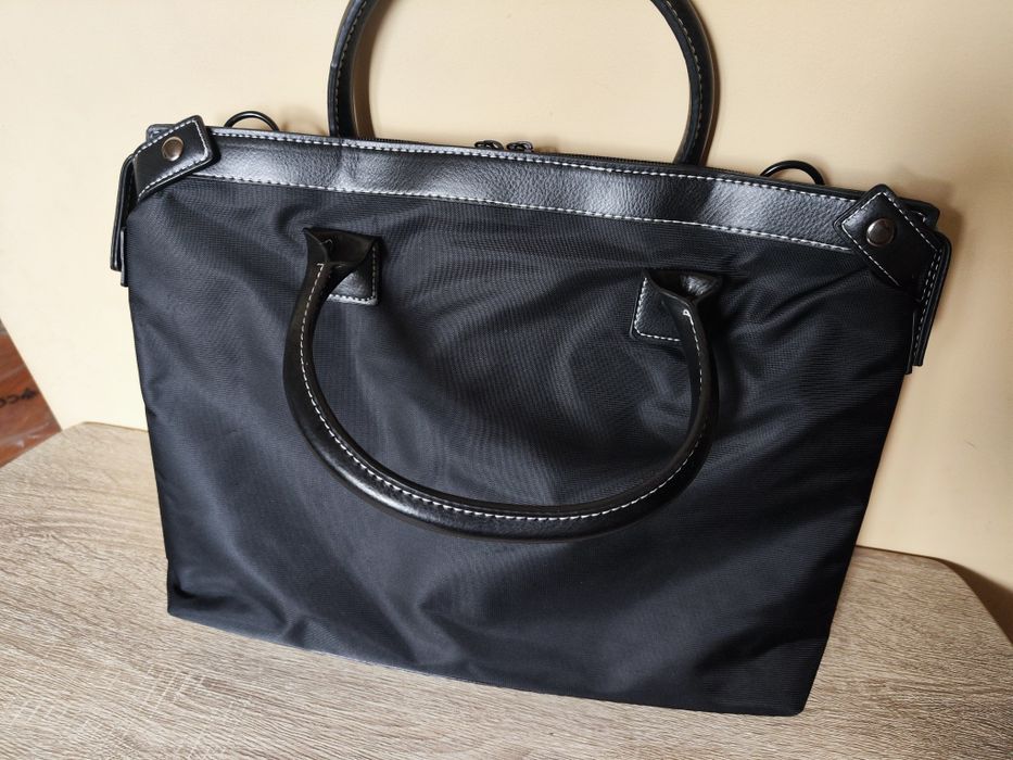 Torba na laptopa 14,1 firmy Accura, nowa z metką, w środku przegrody,