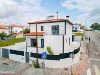 Moradia T4, Moderna em Torres Novas