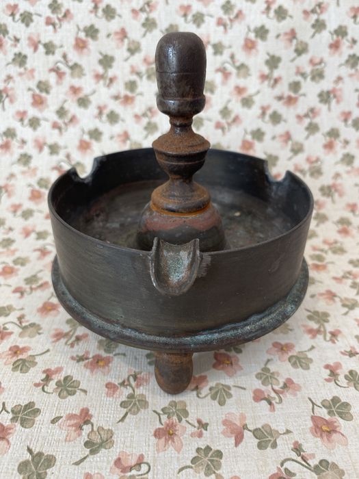 Popielniczka z łuski sztuka okopowa