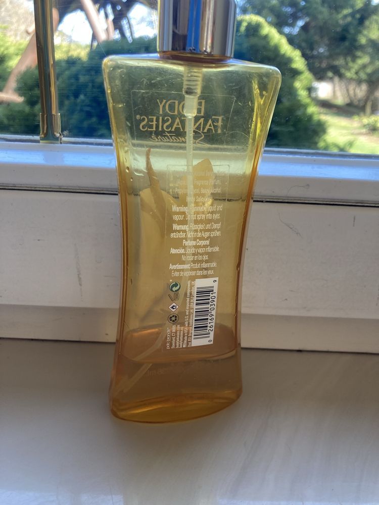 Mgiełka waniliowa do ciała Body Fantasies signature 236 ml ubytek