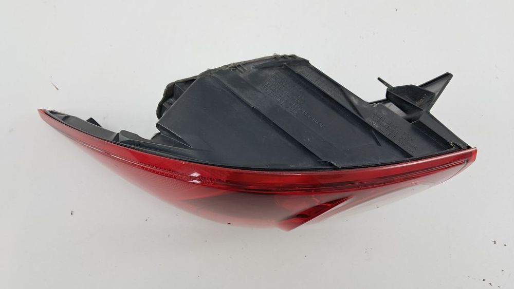 Фонарь задный правый стоп Mazda 3 хетчбек 2013-2018 B45D51150