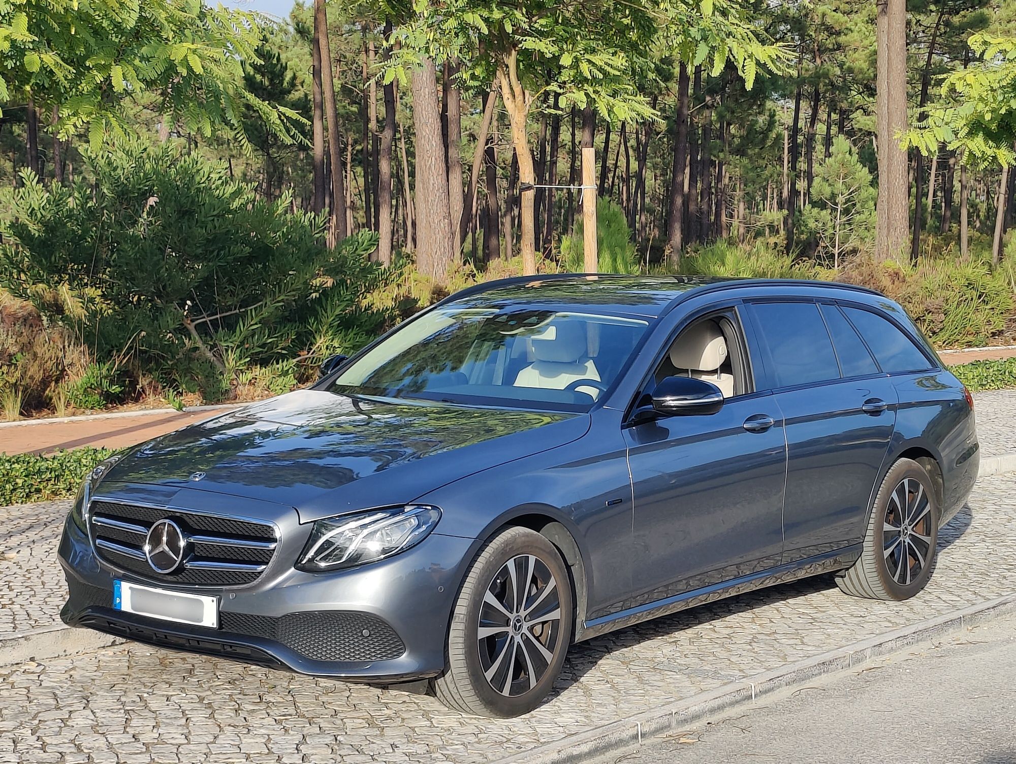 Mercedes-Benz E300de Exclusive Line
