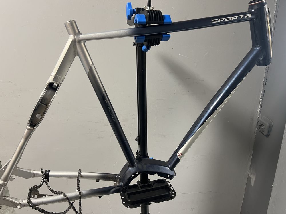ŁADNA Rama z roweru SPARTA ION pod silnik centralny 61cm! M8i