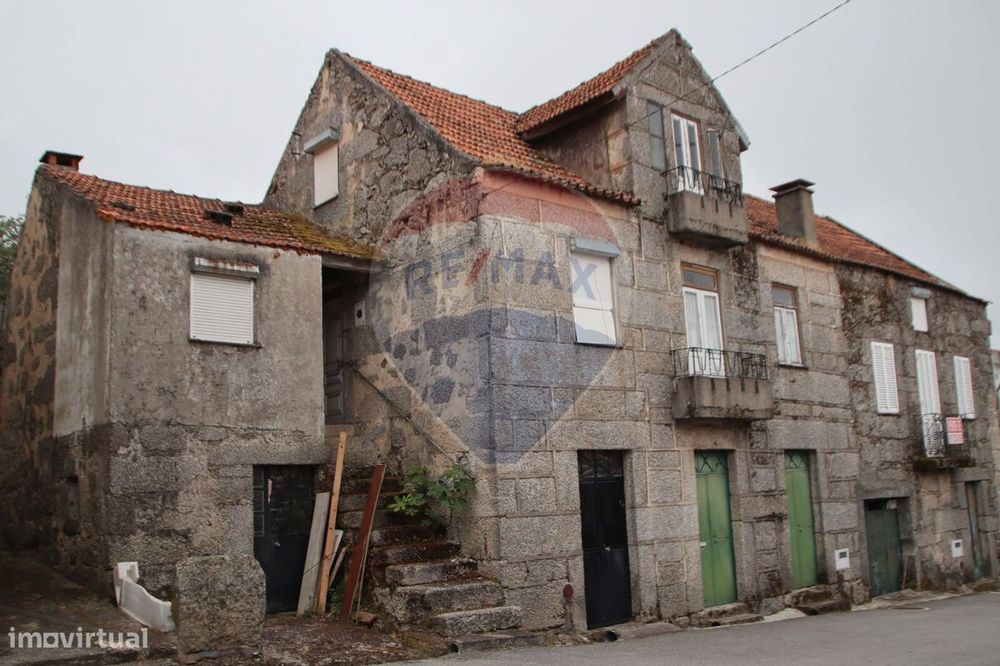 Moradia T5 para venda