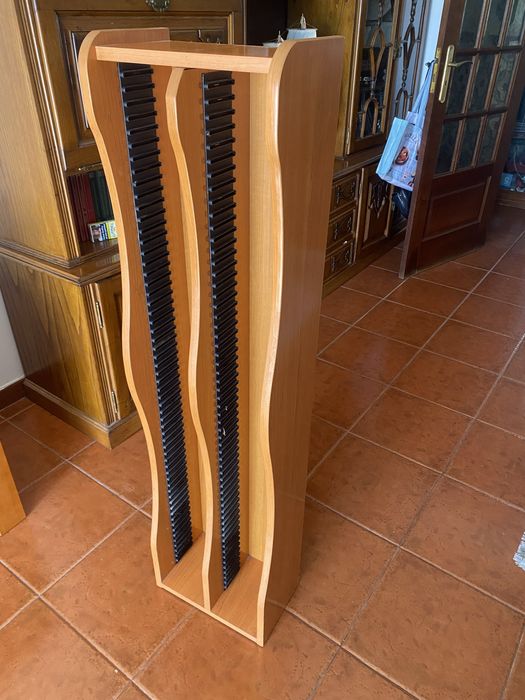 Movel para 120 CDs usado em bom estado motivo de venda mudanca de casa