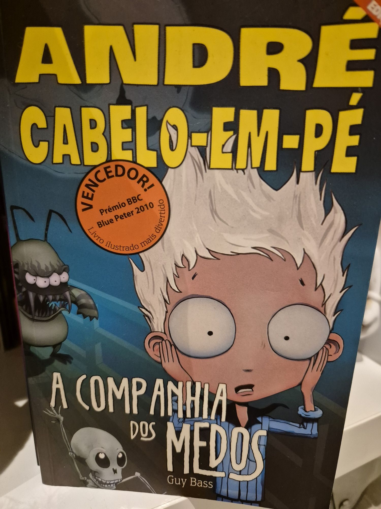 4 livros  da coleção André cabelo en pé co.o novos