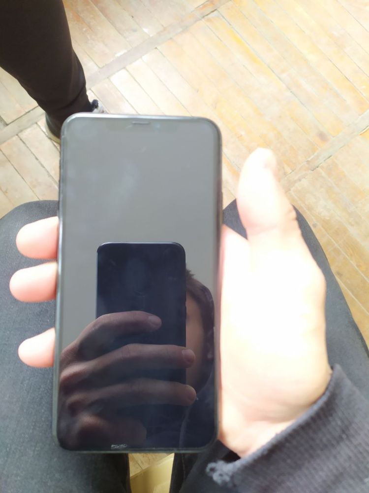 Продам Iphone 11 Pro Max