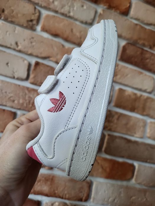 Buty adidas dla dziewczynki,  skórzane białe buty na rzepy rozmiar 26