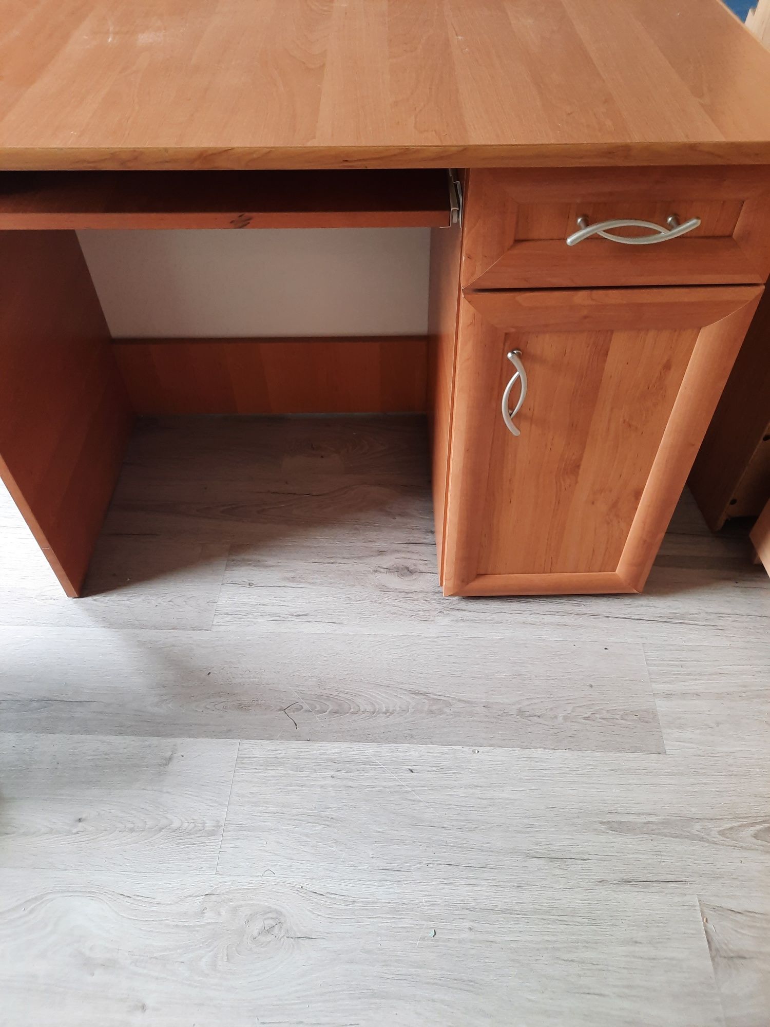 Biurko sprzedam 102×56
