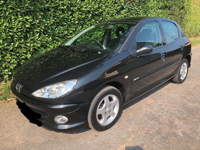Peugeot 206.     .