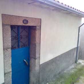 Encante-se com esta "Casa Tradicional na povoação em Alcaide - Fundão"