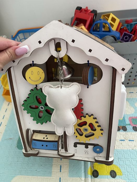 Бизикуб бизиборд