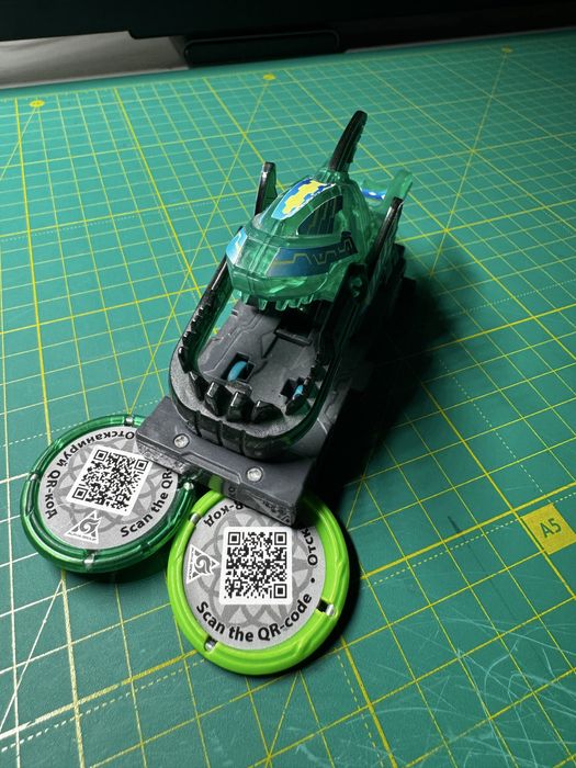 Машинка-трансформер Screechers Wild S2 L1 Шаркоїд (EU684204) скричер