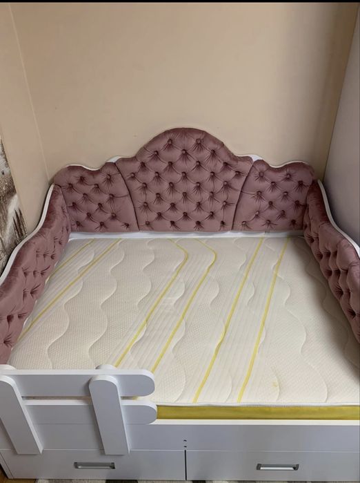 Ліжко дитяче з матрасом