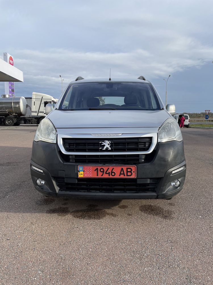 Peugeot Partner tepee пасажир 2014 рік свіжопригнаний
