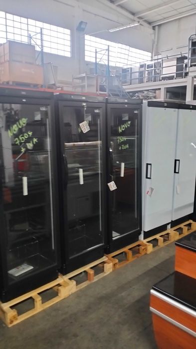 Vitrines verticais novas