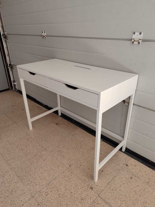 Secretária modelo Alex IKEA