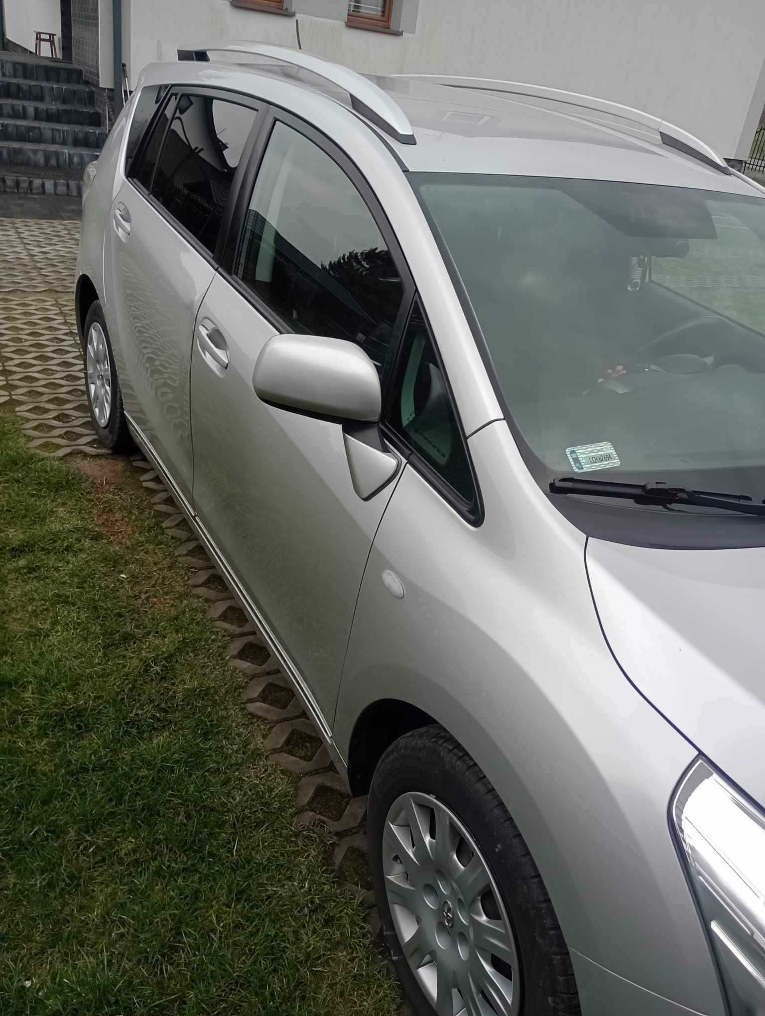 drzwi prawy tył toyota verso 2009 1F7