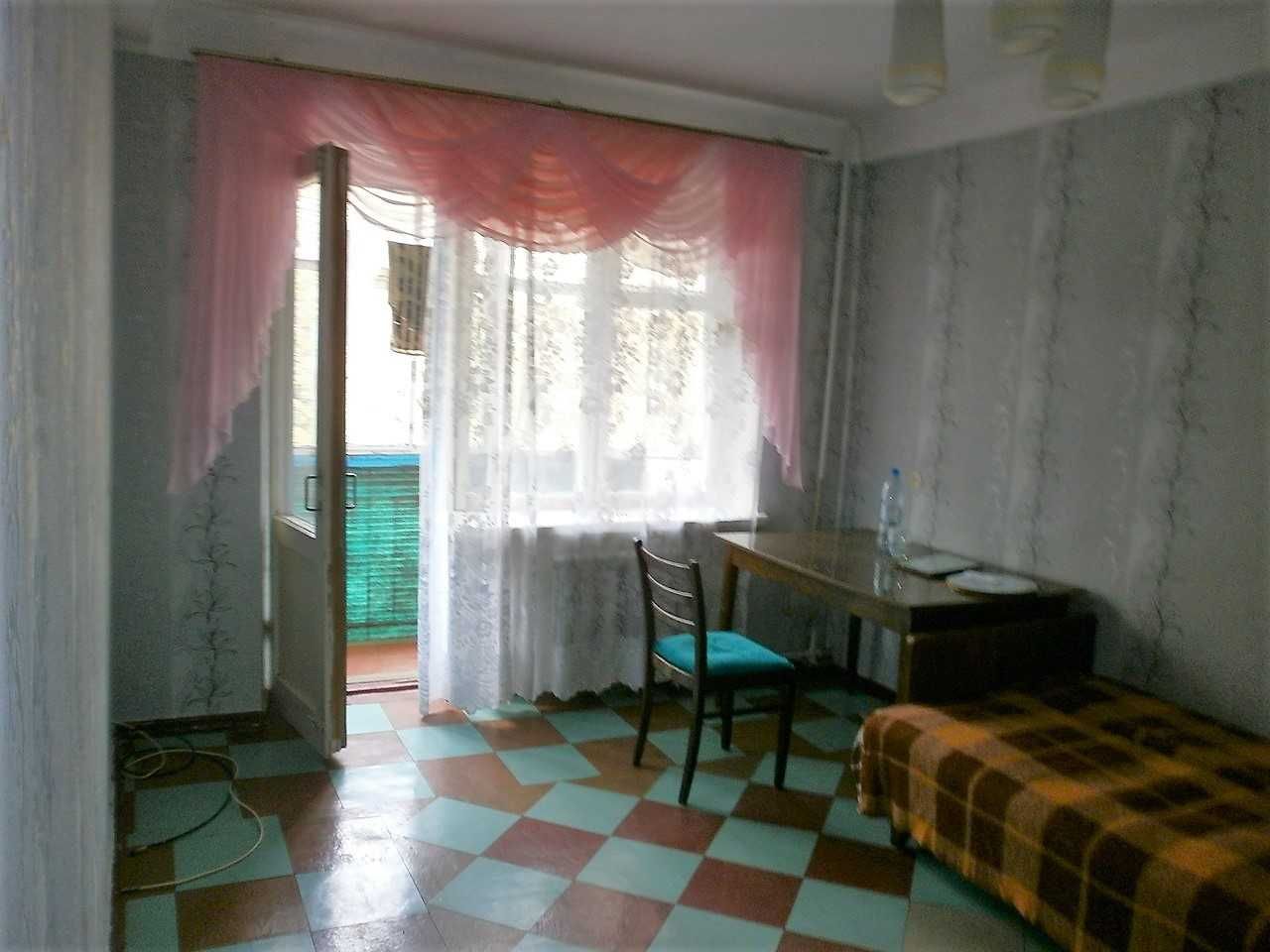 Продаж 2-кімнатної квартири, вул. Б.Хмельницького