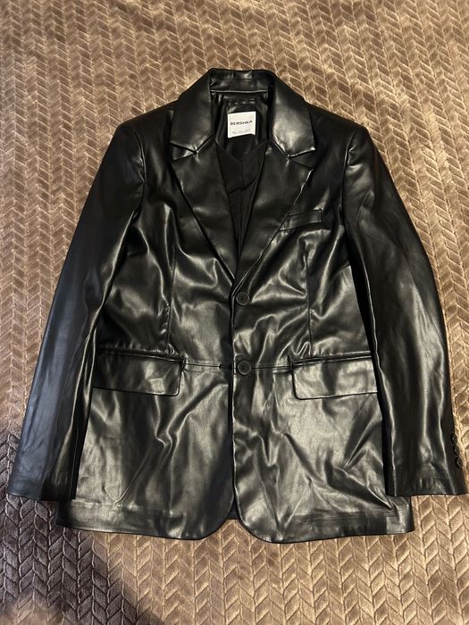 Blazer preto efeito cabedal da Bershka