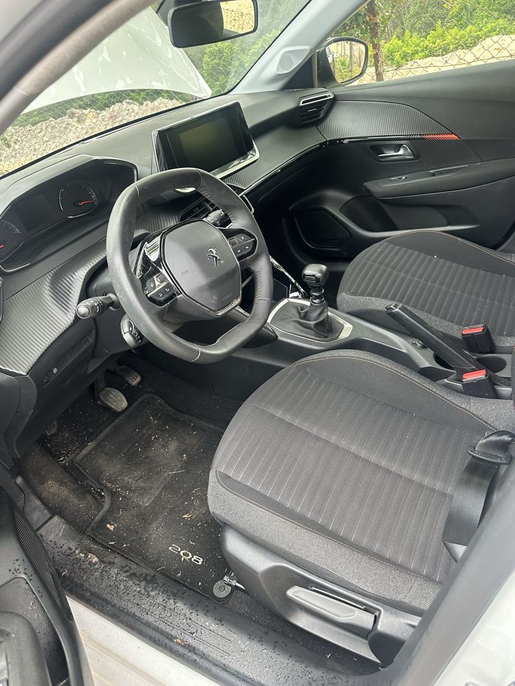 Peugeot 208  PureTech active 1.2 POUCOS KMS