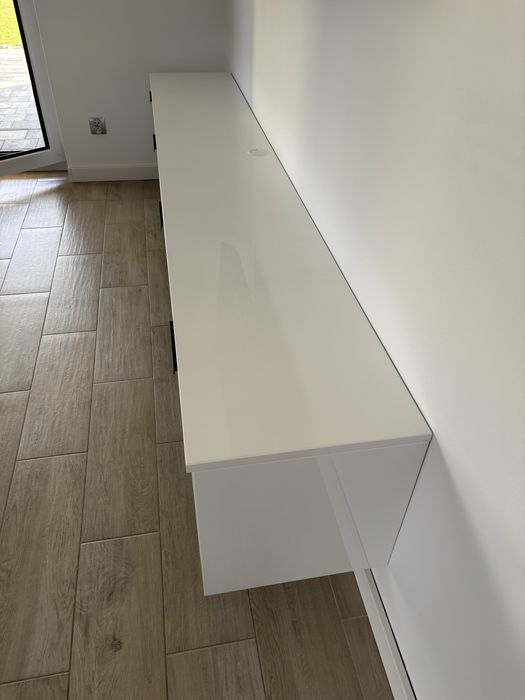 Szafka wisząca RTV lakierowana biała