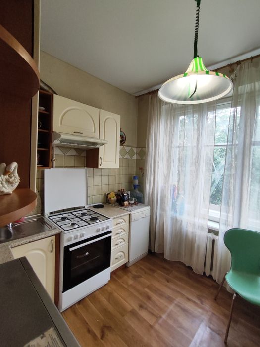 Здам чотирьохкімнатнутквартиру у центрі, вул. Патріотична