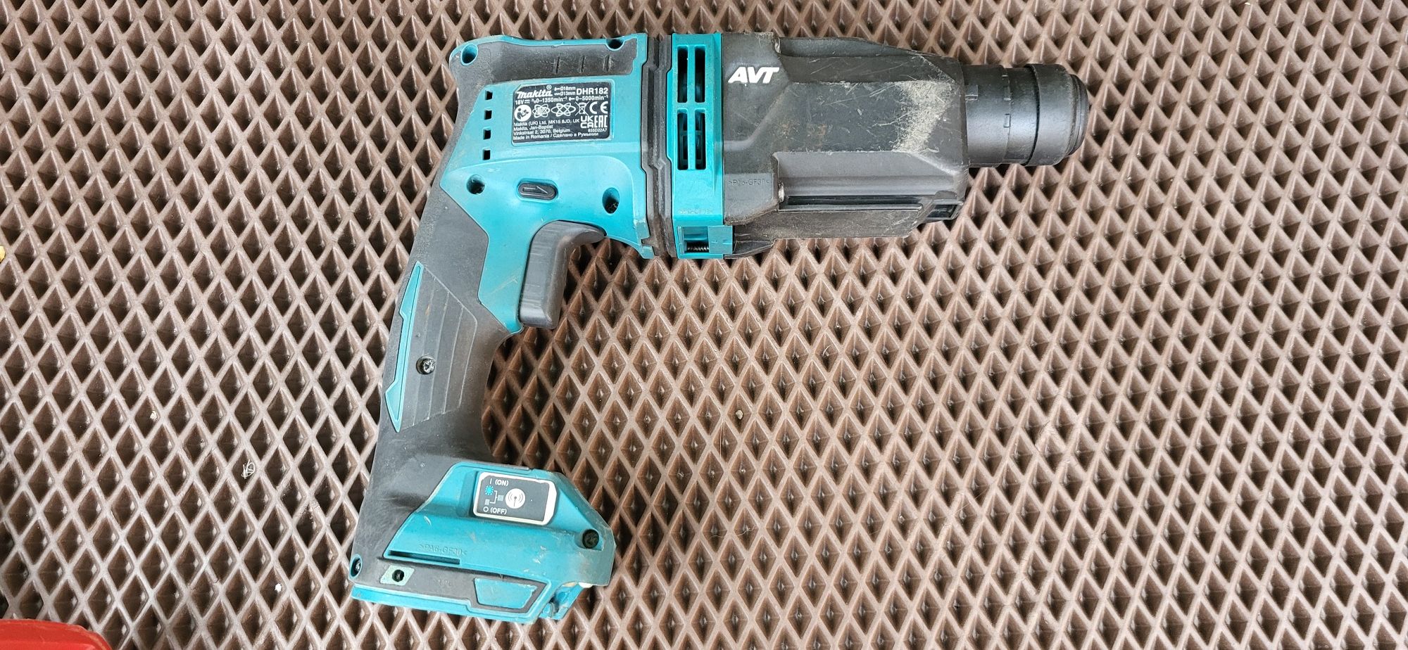 Перфоратор Makita dhr182