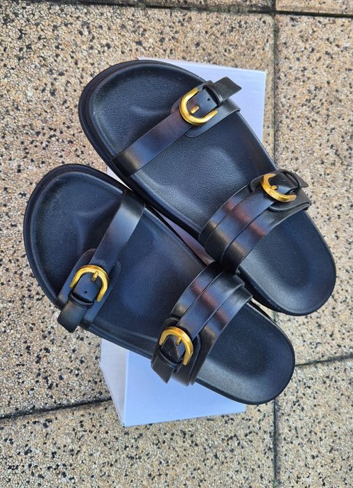 Czarne klapki Vices z dwoma paskami i klamrami Nilissea rozm 39, nowe