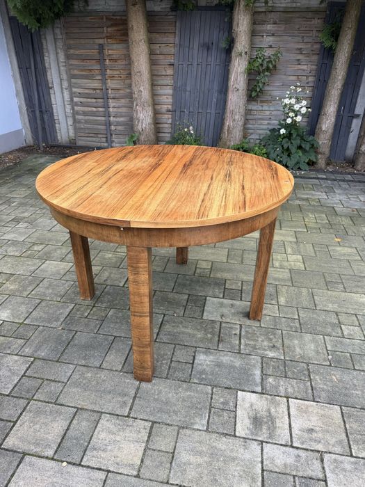 Stol okragly Thonet art deco. Czechoslowacja.