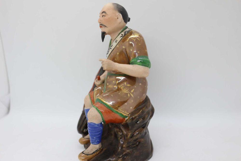 Escultura em Porcelana Chinesa Pintada Mão 18 cm