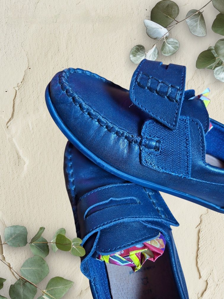 Sapatos/mocassins em pele, com velcro