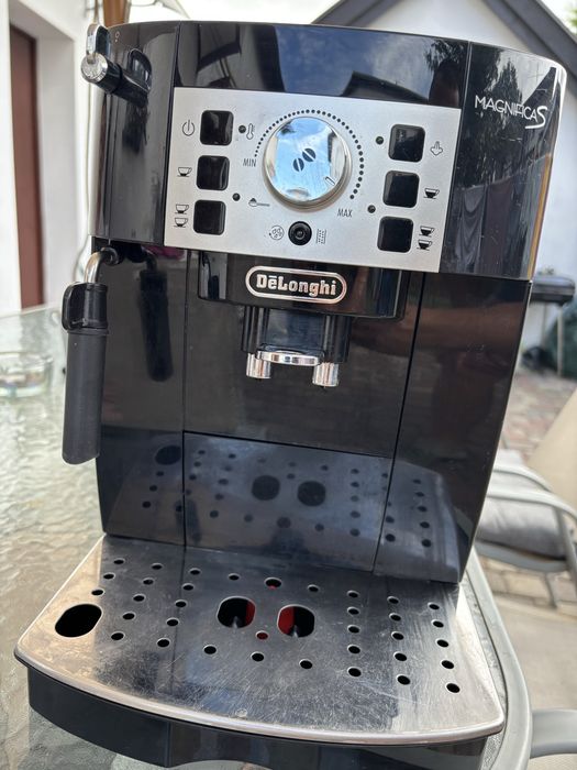 Ekspres do kawy Delonghi magnifica S