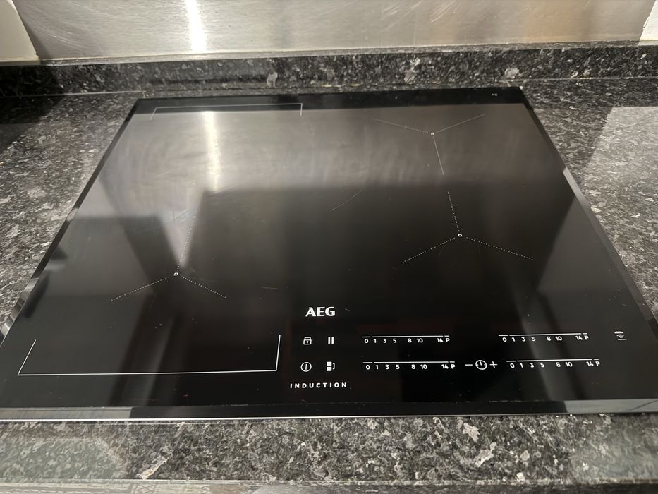 Placa Indução AEG Hob2Hood IKE64441FB