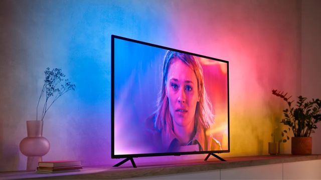 Ambilight w każdym TV — Hue Play Sync Box + Lightstrip 65” + Bridge