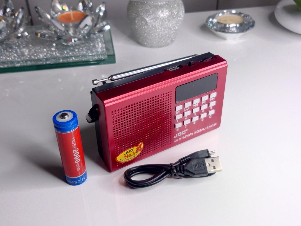 Czerwone radio kieszonkowe turystyczne odtwarzacz MP3 akumulator 18650