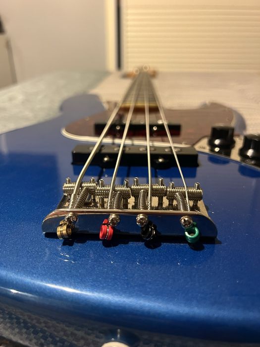 Squier cv jazz bass - baixo eletrico