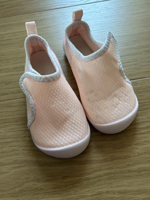 Kapcie różowe decathlon rozmiar 25
