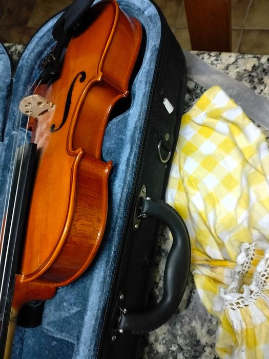 Hoje só 30€ Violino pequeno incompleto