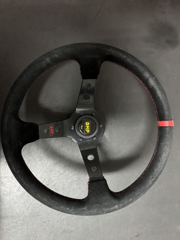 Volante OMP + cubo renault em alcantra