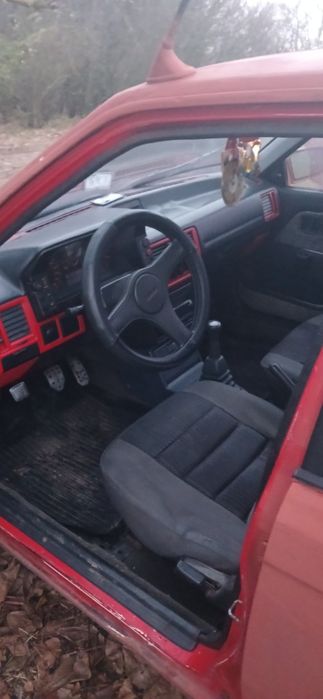 Продам мазду 323