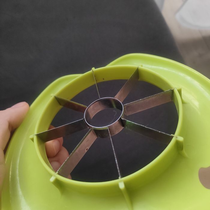 Urządzenie do krojenia jabłek