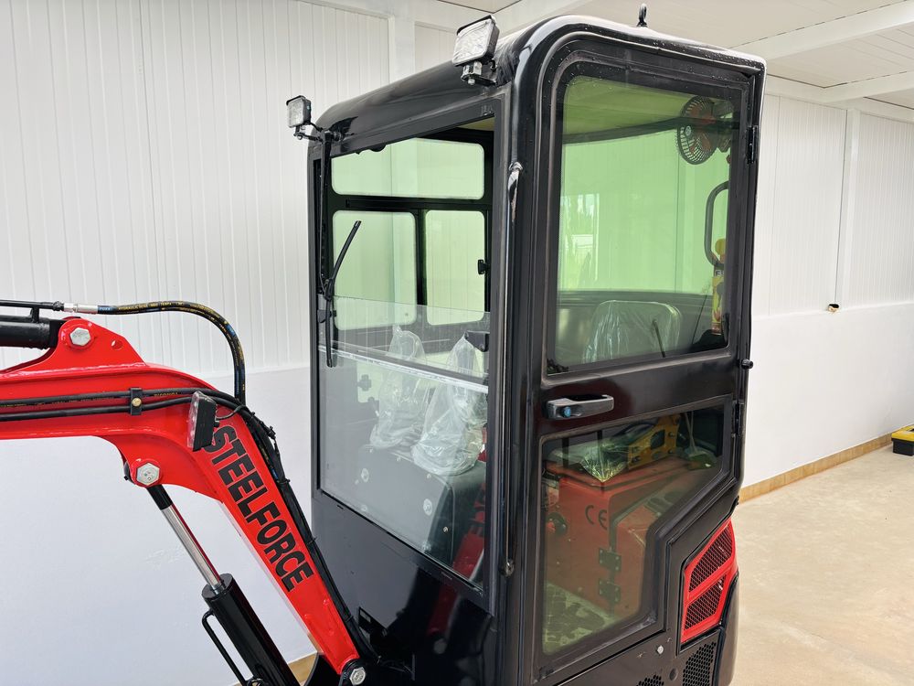 Mini Giratória 1300kg - Briggs Stratton