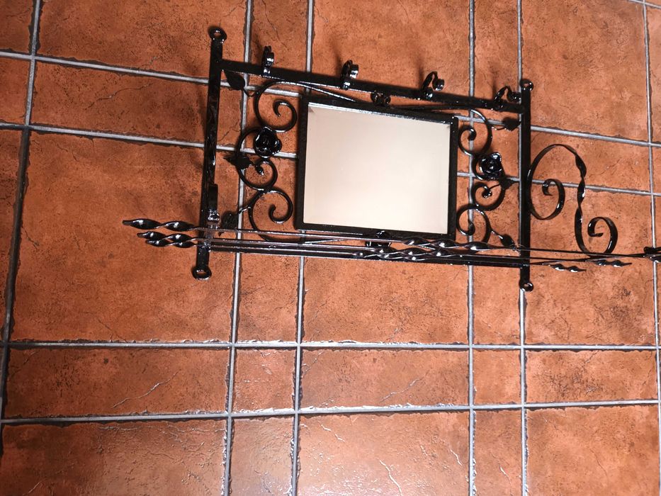 Vendo chapeleira com espelho